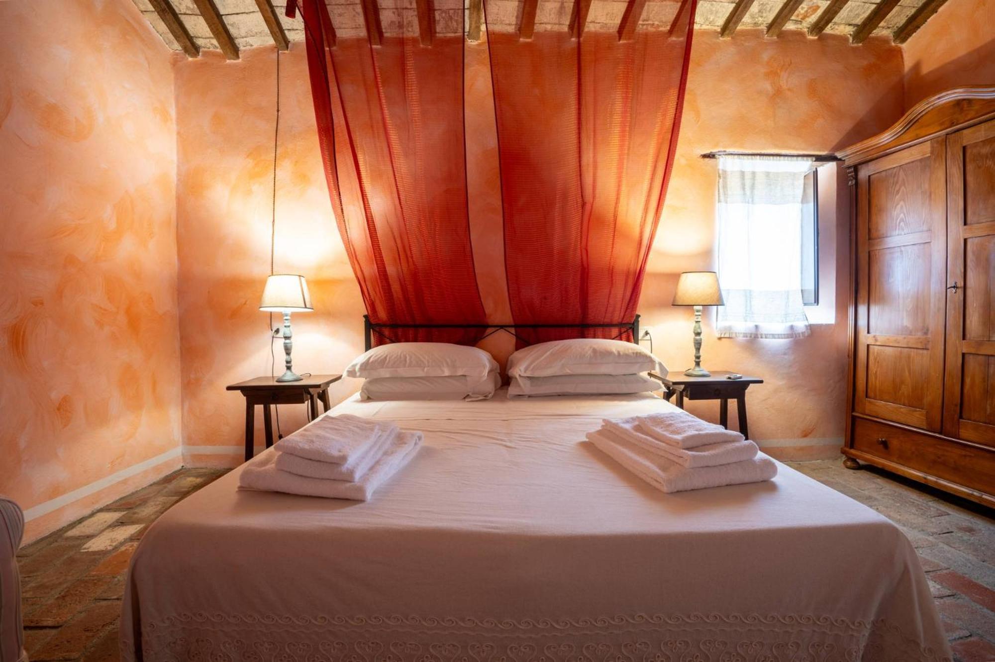 Castello Valenzino Bed & Breakfast Antognola Ngoại thất bức ảnh