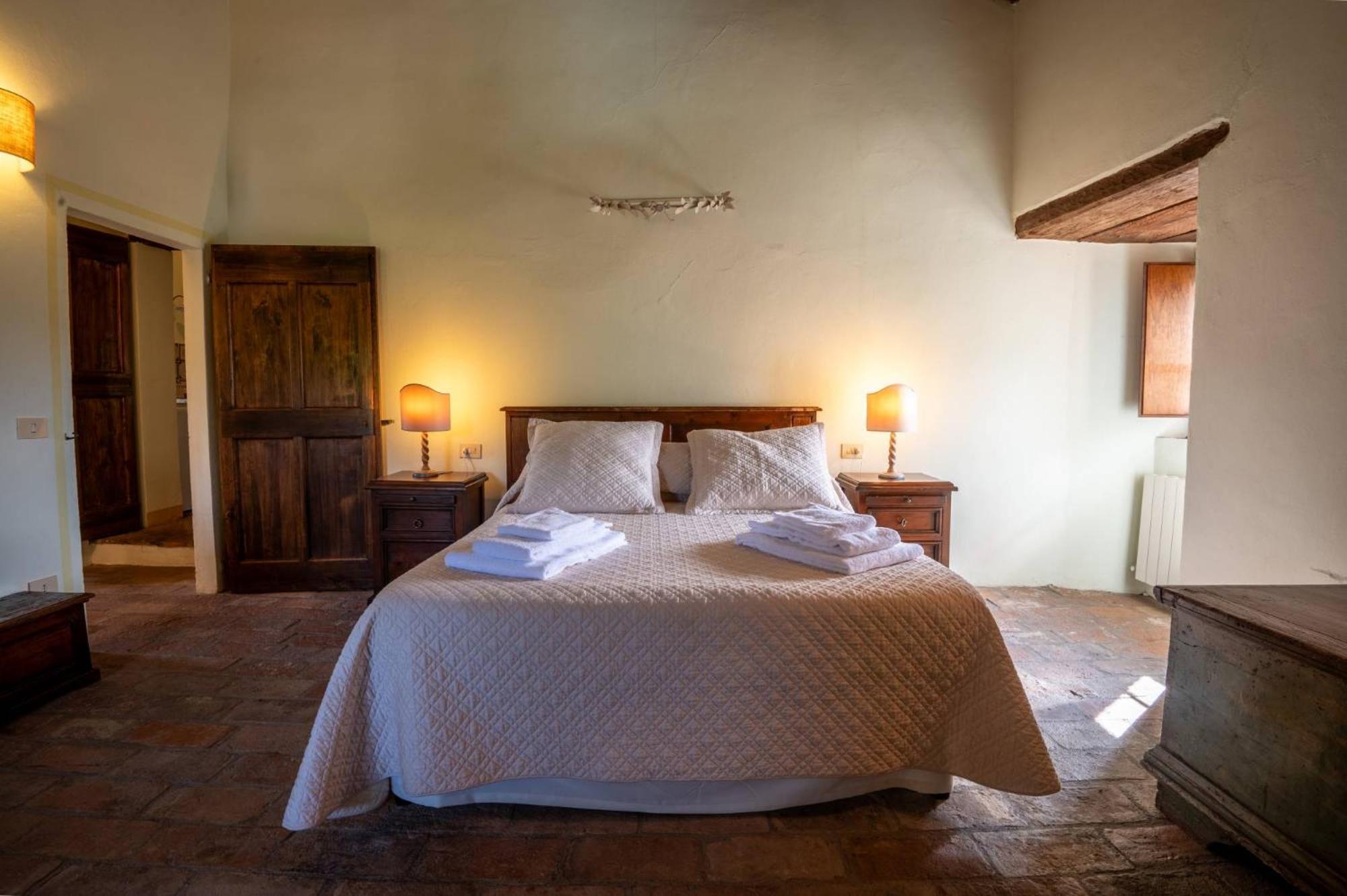 Castello Valenzino Bed & Breakfast Antognola Ngoại thất bức ảnh