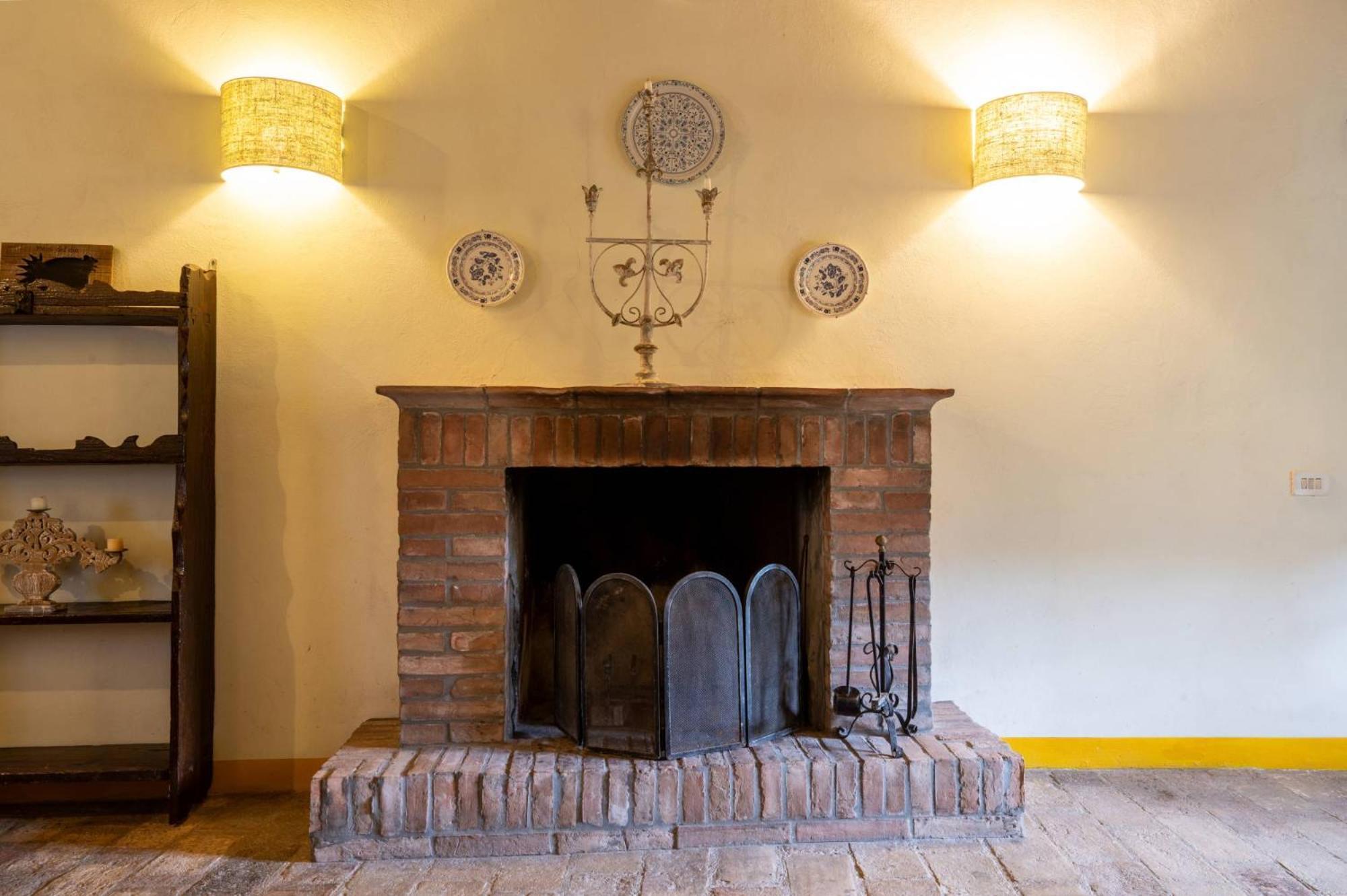 Castello Valenzino Bed & Breakfast Antognola Ngoại thất bức ảnh