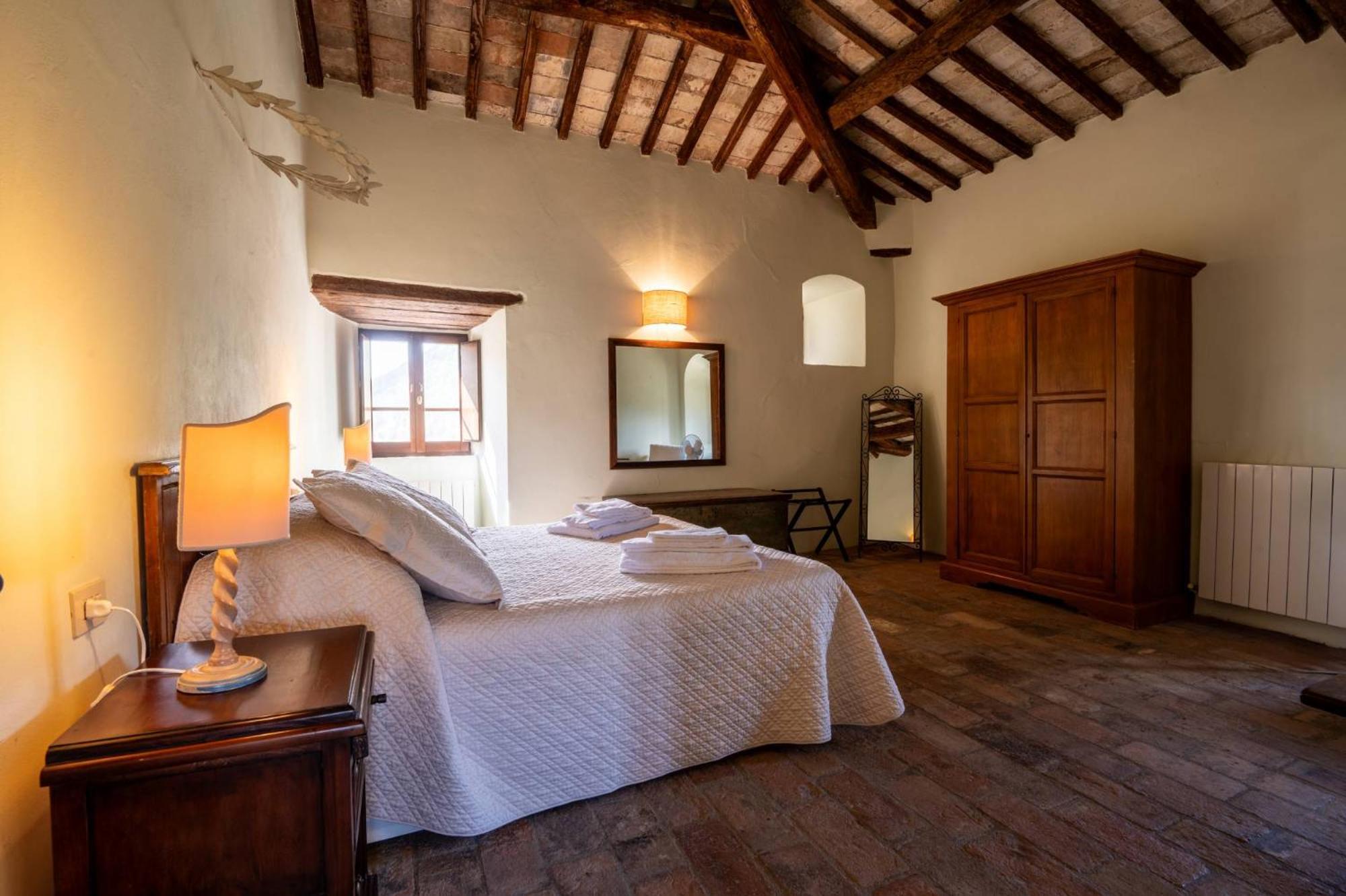 Castello Valenzino Bed & Breakfast Antognola Ngoại thất bức ảnh