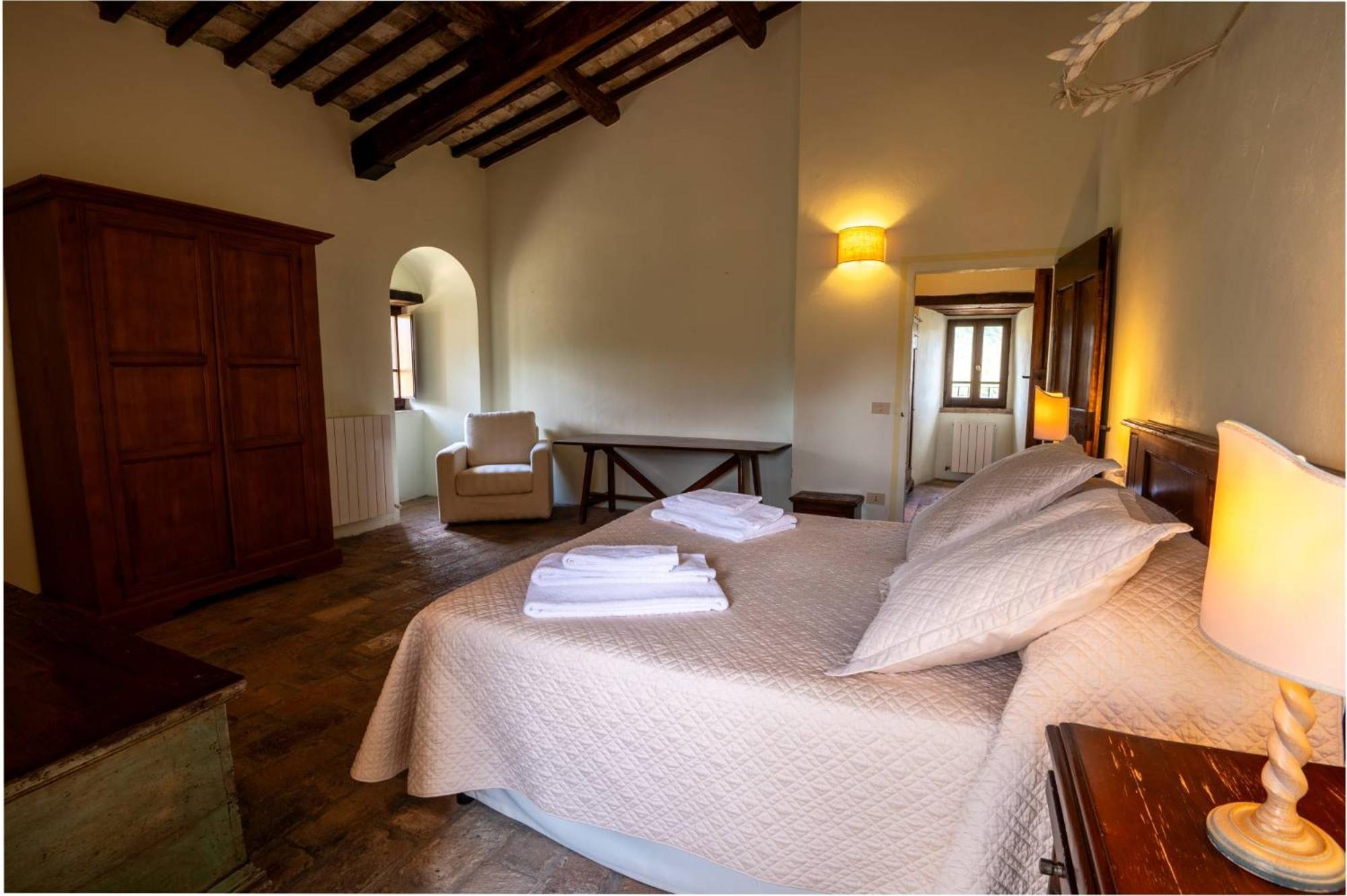 Castello Valenzino Bed & Breakfast Antognola Ngoại thất bức ảnh