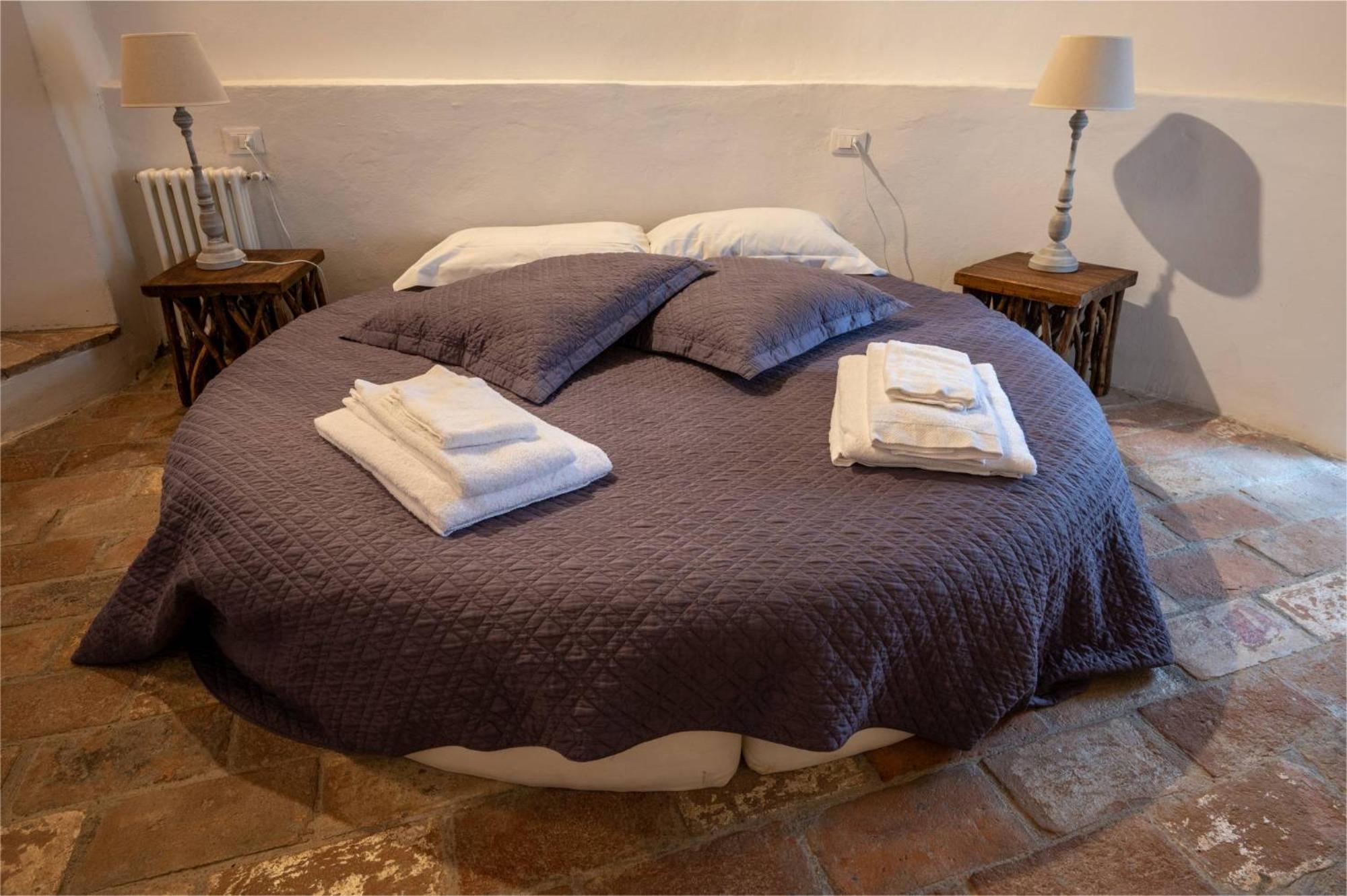 Castello Valenzino Bed & Breakfast Antognola Ngoại thất bức ảnh