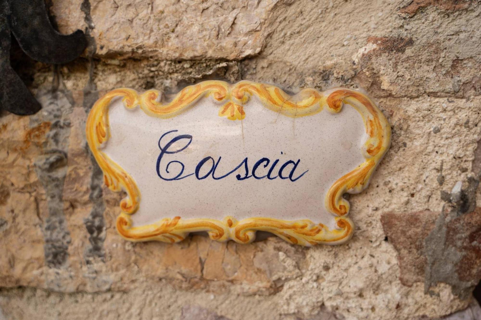 Castello Valenzino Bed & Breakfast Antognola Ngoại thất bức ảnh