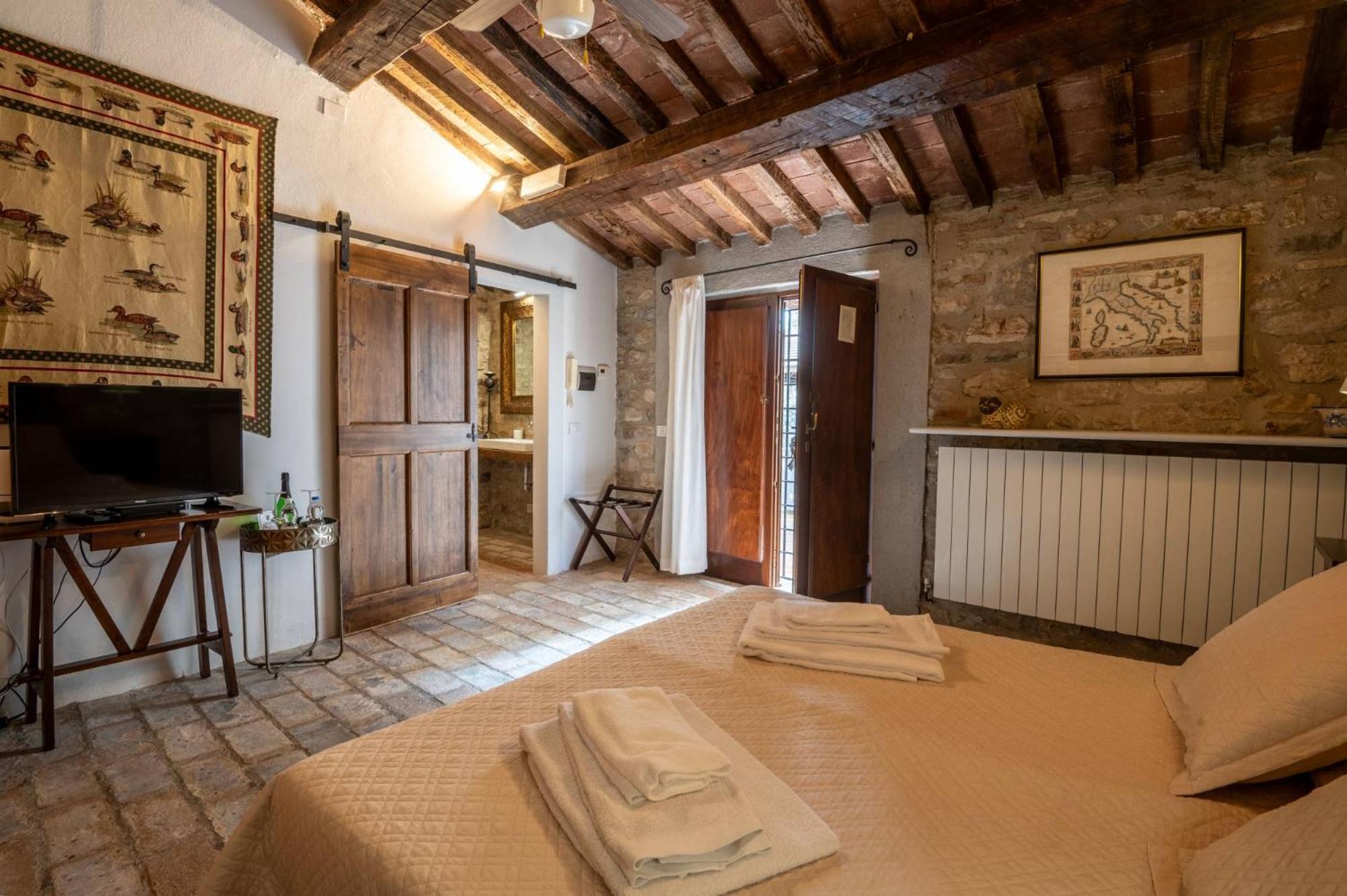 Castello Valenzino Bed & Breakfast Antognola Ngoại thất bức ảnh