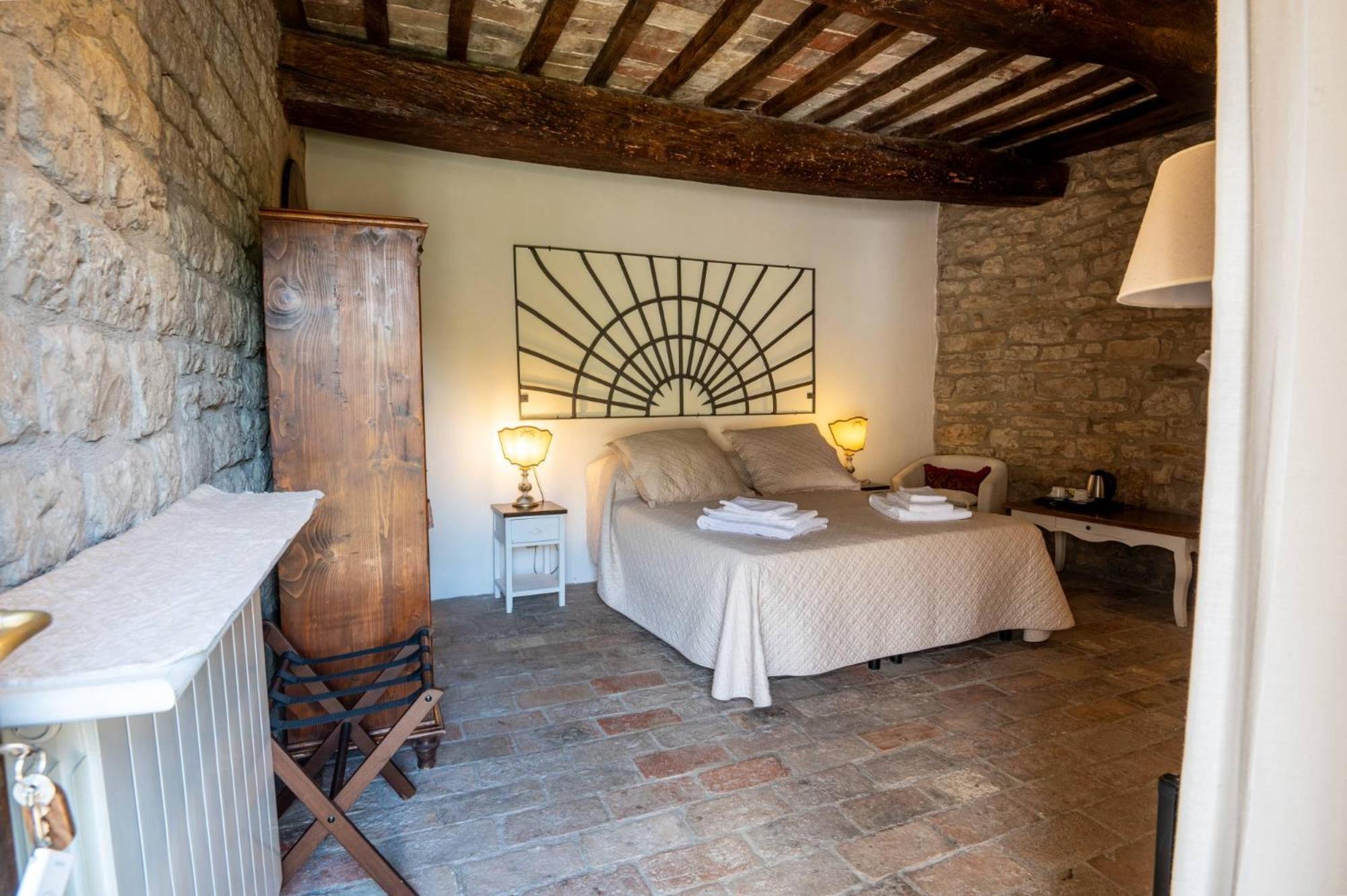 Castello Valenzino Bed & Breakfast Antognola Ngoại thất bức ảnh