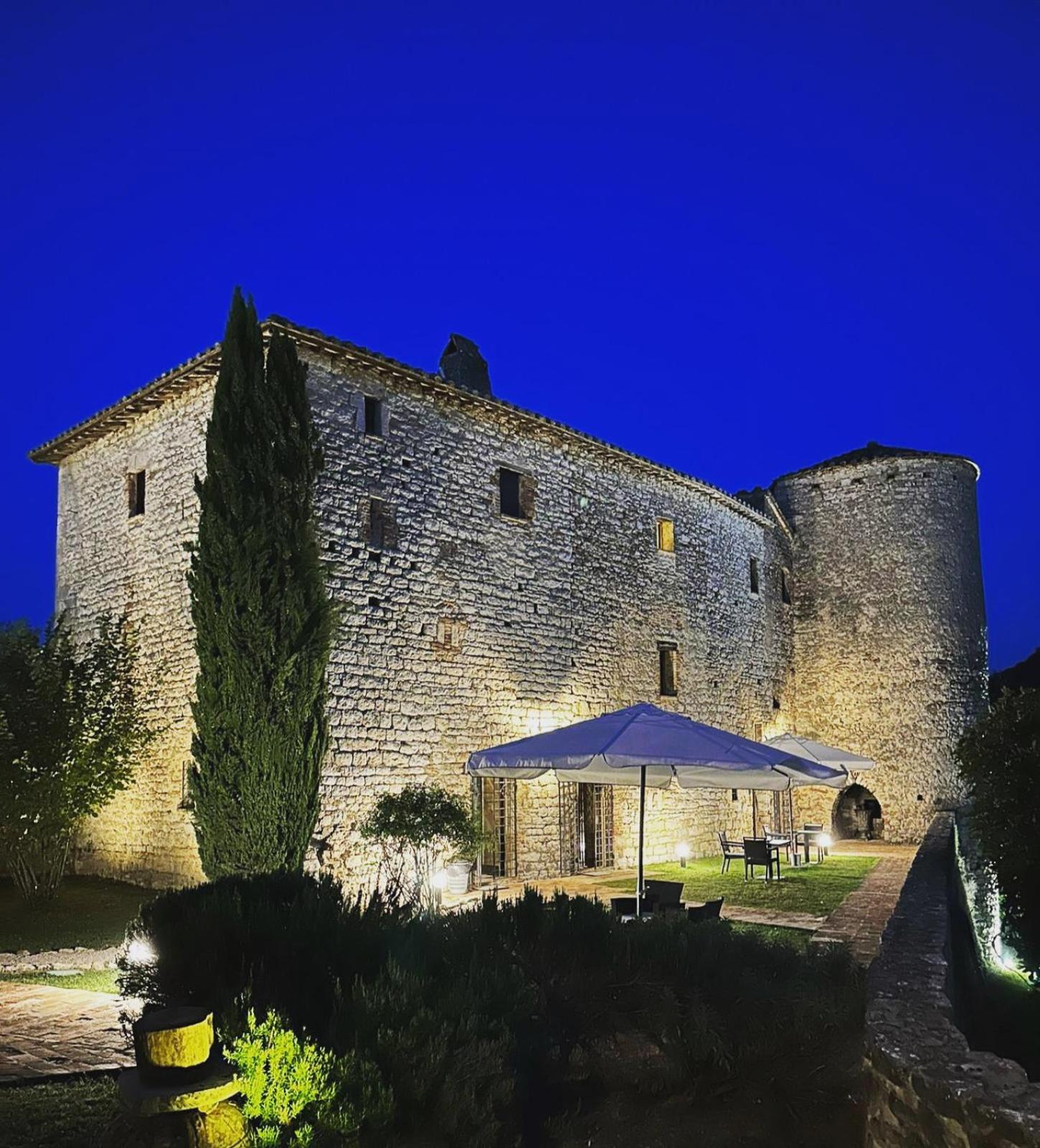 Castello Valenzino Bed & Breakfast Antognola Ngoại thất bức ảnh